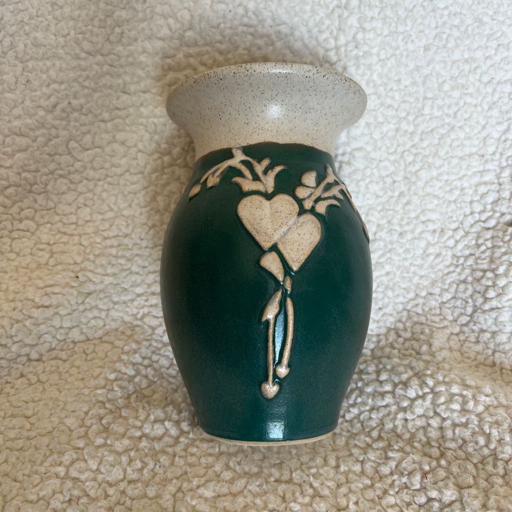 Owens Handcrafted Green Vase w/ Heart Design‎ Decorative Pottery Home Decor